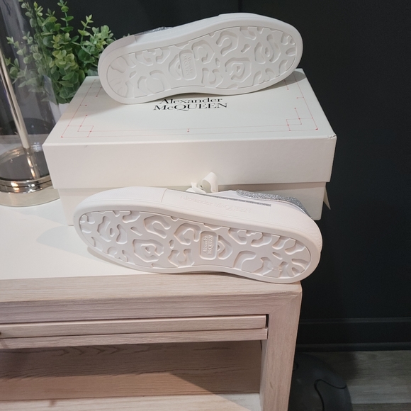 Alexander McQueen White/Silver Sneakers - Picture 7 of 8
